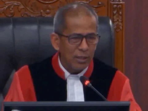 hakim-mk-minta-data-perbandingan-gaji-bersih-dosen-ptn-bh,-ptn-non-bh,-dan-swasta