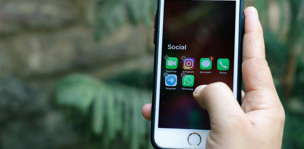 “locker-room-talks”:-budaya-pelecehan-seksual-di-ruang-privat