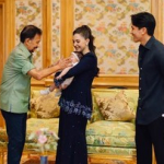 the-real-keluarga-sultan:-momen-anak-pangeran-mateen-bertemu-sultan-brunei-darussalam