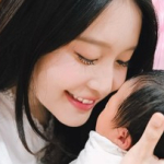 cerita-nita-vior-beranikan-diri-suntik-epidural-dan-rela-operasi-caesar-demi-segera-melahirkan