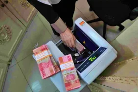 rupiah-jebol-17.300,-kiwoom-ingatkan-tekanan-domestik-kian-nyata