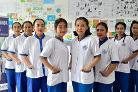 jangan-asal-pilih,-utamakan-baby-sitter-legal-dan-profesional-agar-anak-lebih-nyaman