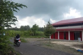 posisi-bangunan-kdmp-di-rembang-ganggu-akses-jalan,-warga-khawatir-risiko-kecelakaan