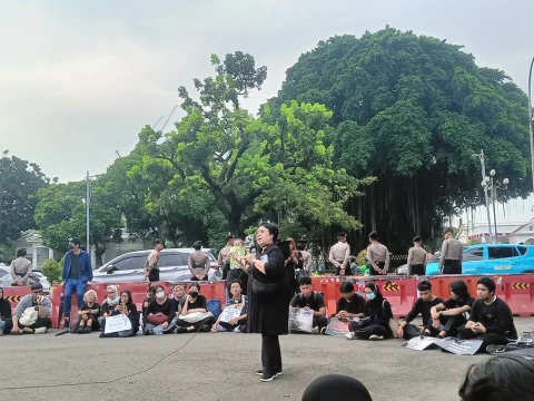 guru-besar-ui-kritik-penyangkalan-negara-terhadap-fakta-pemerkosaan-massal-1998