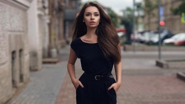 8-ciri-kepribadian-orang-yang-gemar-kenakan-pakaian-warna-hitam