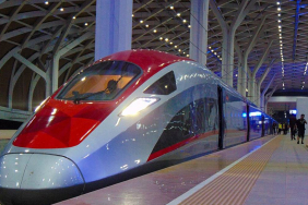 whoosh-direncanakan-sampai-surabaya,-waktu-tempuh-dari-jakarta-jadi-hanya-3-jam