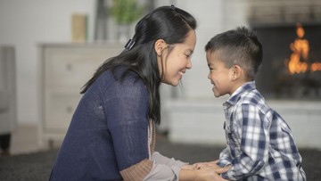 12-kalimat-sederhana-yang-bikin-anak-lebih-mudah-diajak-bicara-dan-mau-mendengarkan