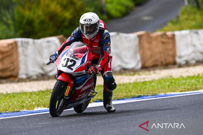 pembalap-indonesia-kiandra-ramadhipa-menangi-balapan-kedua-motogp-rookies-cup-jerez