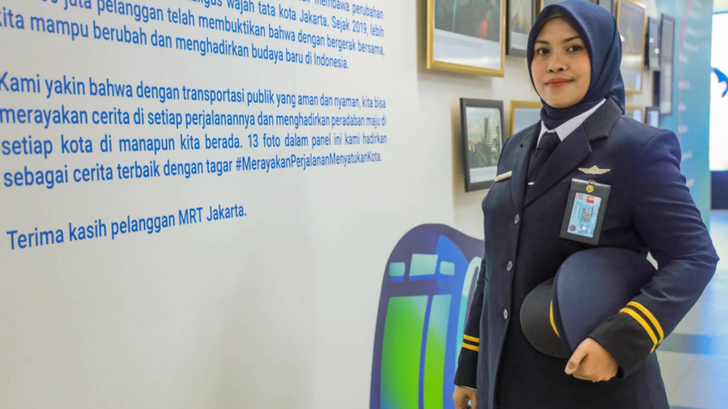perempuan-mampu!-jadi-masinis-mrt,-amelia-justru-lanjut-s2-ke-inggris-lewat-lpdp