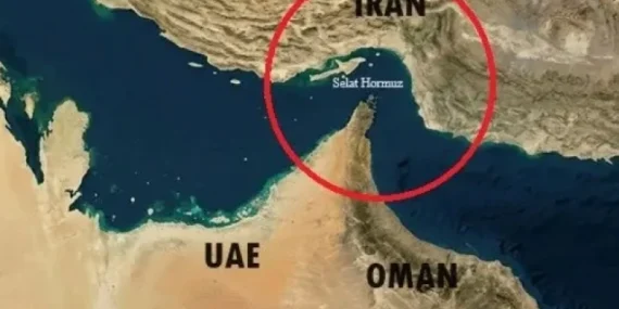 trump-sebut-iran-‘sudah-runtuh’,-mengemis-agar-blokade-selat-hormuz-dibuka