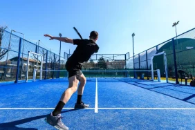 padel-elite-dibangun-di-tengah-rakyat-sulit:-suara-bising,-upah-miring,-hingga-penggusuran