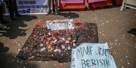 Negara vs media: Bagaimana pemerintah menyabotase kerja pers demi mengendalikan informasi
