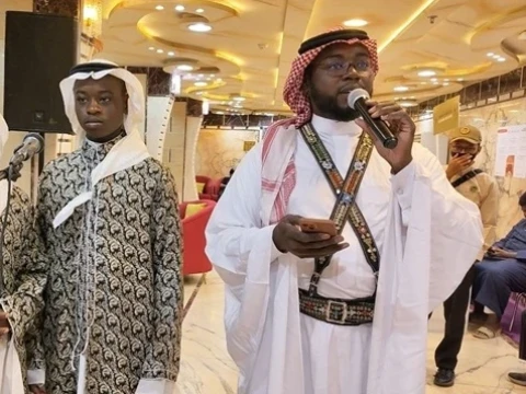 shalawat-thalaal-badru sambut-jamaah-haji-indonesia-di-makkah