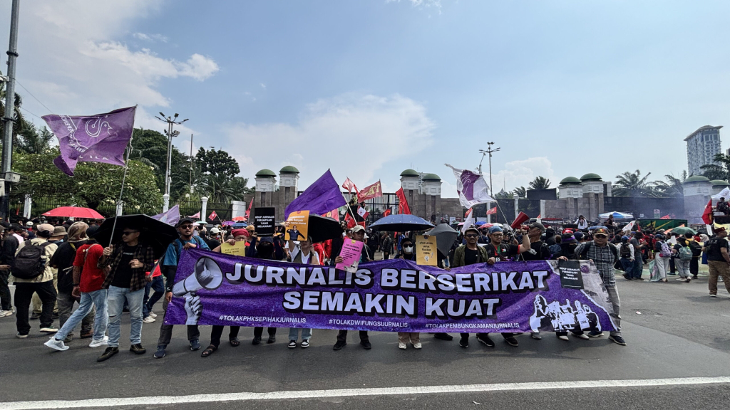 jurnalis-turun-jalan-may-day,-soroti-upah-tak-layak-hingga-status-kerja