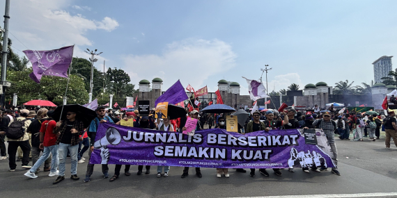 jurnalis-turun-jalan-may-day,-soroti-upah-tak-layak-hingga-status-kerja