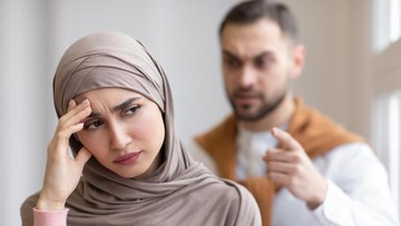hukum-suami-tidak-memberi-nafkah-ke-istri-yang-bekerja