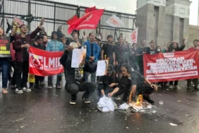 aksi-hardiknas-2026-di-dpr,-mahasiswa-tolak-komersialisasi-dan-kapitalisasi-pendidikan