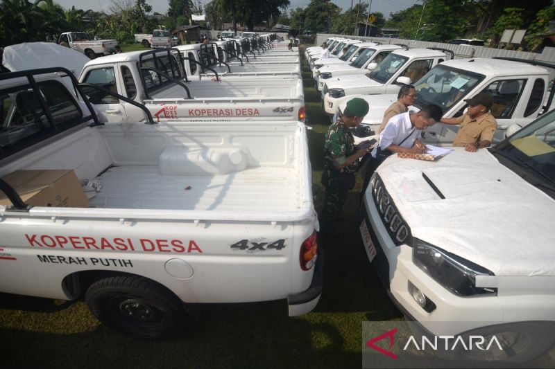 koperasi-desa-merah-putih-di-klaten-terima-50-mobil-pikap