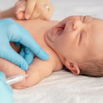 mengapa-bayi-baru-lahir-harus-segera-diberi-imunisasi-vitamin-k?-penting-diketahui!