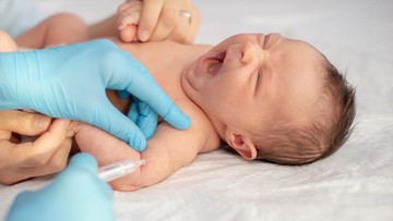 mengapa-bayi-baru-lahir-harus-segera-diberi-imunisasi-vitamin-k?-penting-diketahui!