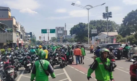 pengamat:-batas-potongan-aplikator-8-persen-belum-selesaikan-masalah-ojol