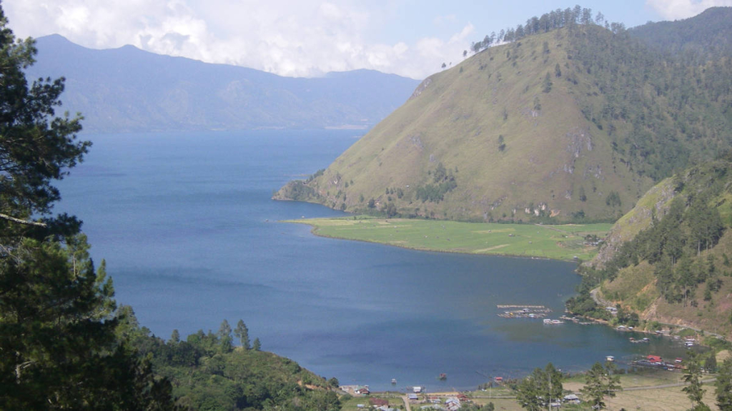 7-destinasi-wisata-di-aceh-yang-sayang-dilewatkan,-mulai-pantai-hingga-puncak-bukit