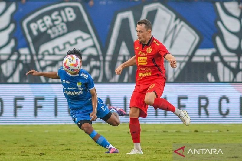 persija-diinstruksikan-jamu-persib-di-samarinda