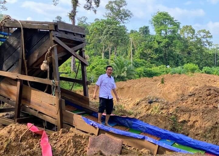 para-guru-di-bungo-melawan-ketika-sekolah-terkepung-tambang-emas-ilegal