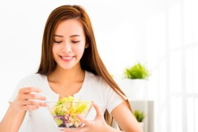 sering-makan-karena-stres?-ini-cara-mindful-eating-tanpa-harus-diet-ketat
