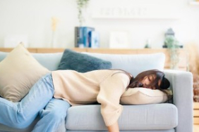 7-kebiasaan-orang-saat-weekend-yang-berbahaya-untuk-kesehatan