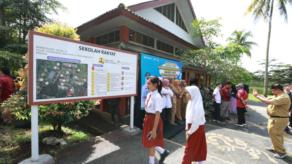 mensos-saifullah-yusuf-bicara-soal-capaian-sekolah-rakyat,-apa-katanya?