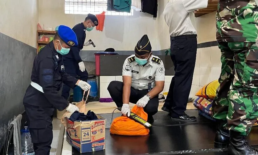 barang-ilegal-di-lapas-tuban:-sikat-gigi-runcing-hingga-amplas