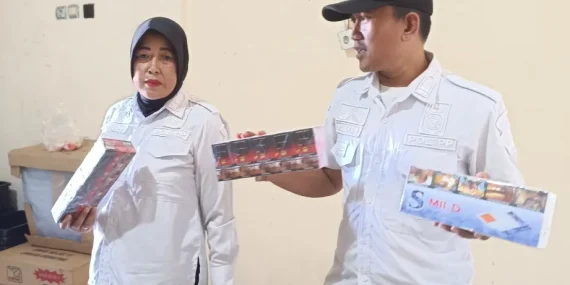 Penggerebekan Gudang Rokok Ilegal di Cerme Gresik, Petugas Sita 5,87 Juta Batang