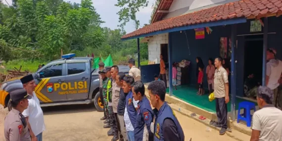 Pemuda Sampang Ditemukan Gandir di Sebuah Pohon