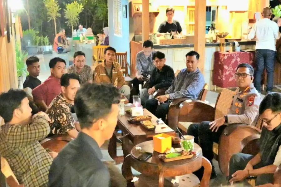 kapolresta-sidoarjo-ngopi-bareng-dengan-perwakilan-mahasiswa