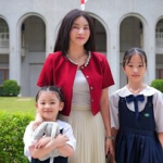5-potret-gaya-ootd-sarwendah-saat-antar-anak-sekolah,-selalu-tampil-kece