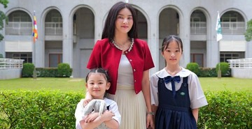 5-potret-gaya-ootd-sarwendah-saat-antar-anak-sekolah,-selalu-tampil-kece