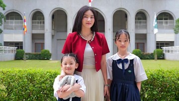 5-potret-gaya-ootd-sarwendah-saat-antar-anak-sekolah,-selalu-tampil-kece
