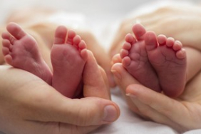kisah-haru-bunda-melahirkan-bayi-kembar-di-usia-41-th-setelah-8-kali-ivf-dan-5-keguguran