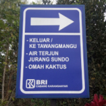 baca-komentar-bahwasanya-air-terjunnya-terbengkalai
