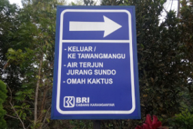 baca-komentar-bahwasanya-air-terjunnya-terbengkalai