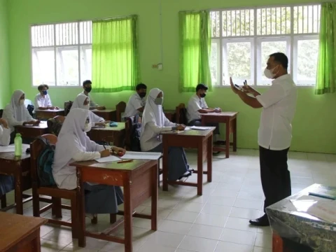komisi-x-dpr-usulkan-semua-guru-diangkat-pns-usai-kebijakan-penghapusan-guru-honorer