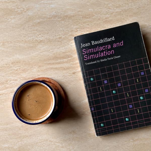simulakra-digital-dan-runtuhnya-ruang-publik