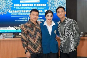 ashanty-lulus-s3-unair-dengan-predikat-sangat-memuaskan,-dapat-dukungan-anak-dan-suami
