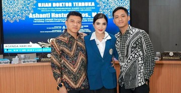ashanty-lulus-s3-unair-dengan-predikat-sangat-memuaskan,-dapat-dukungan-anak-dan-suami
