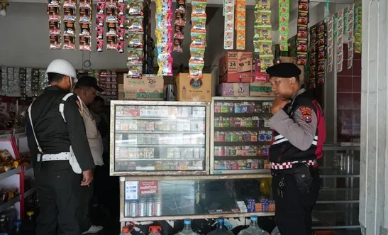 satpol-pp-jombang-bersama-tim-gabungan-amankan-377-pak-rokok-ilegal