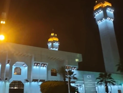 masjid-sayyidah-aisyah-tan’im,-lokasi-favorit-miqat-umrah-sunah-jamaah-haji-indonesia