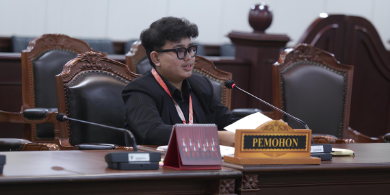 setelah-mk-tolak-gugatan-tak-adanya-larangan-merokok-saat-berkendara