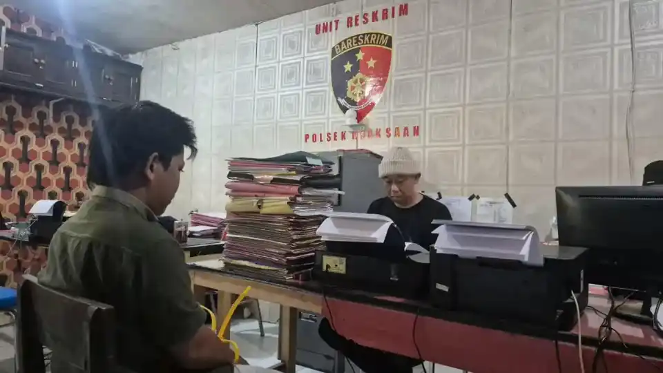 polisi-gerebek-rumah-produksi-petasan-ilegal-di-probolinggo,-500-petasan-disita
