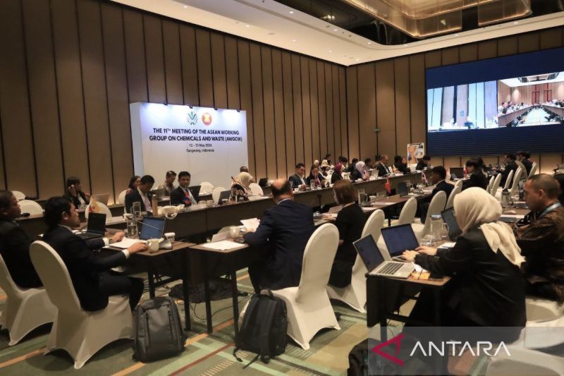 ri-dukung-kolaborasi-hadapi-pergerakan-ilegal-limbah-dalam-forum-asean